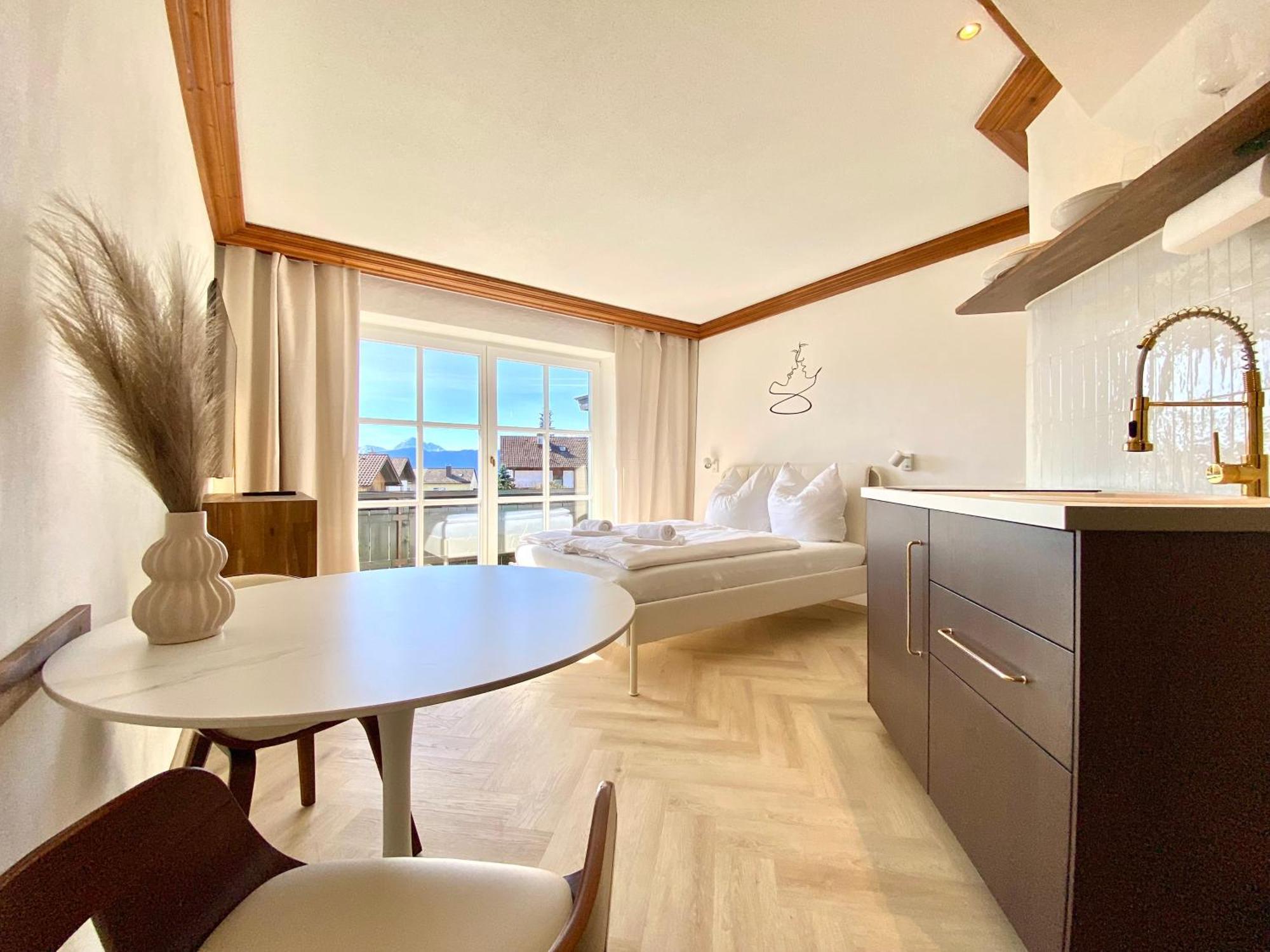 Best Butler I Romantic 4Two I Kueche I Balkon I Parken I Schlossblick Fussen Exterior photo